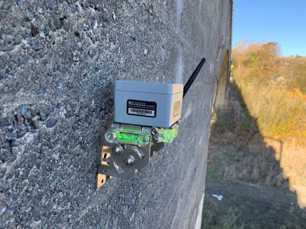 Wireless tilt sensor on a bridge