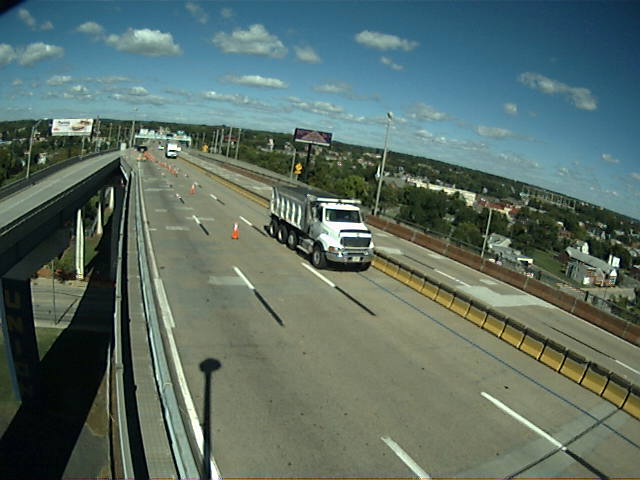 Detect overweight tuck load highway bridge wireless monitoring camera